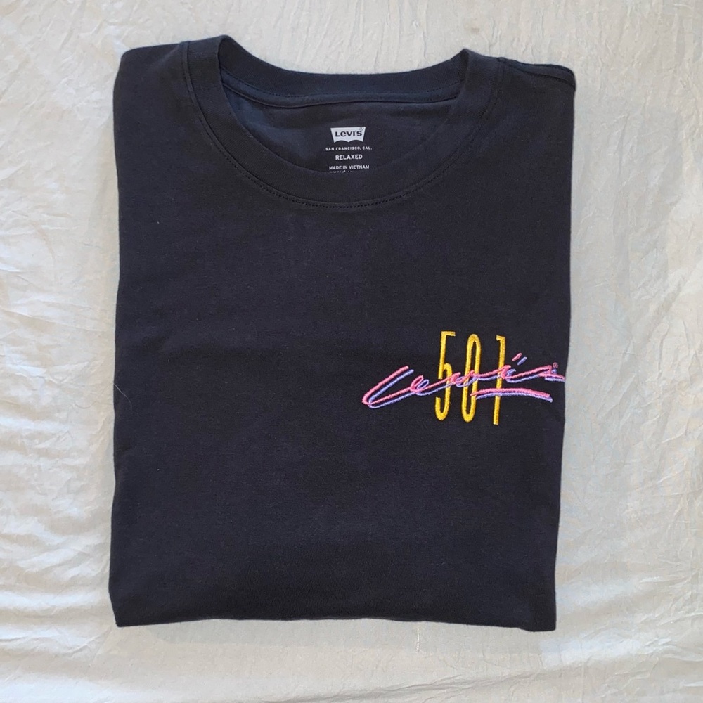 Levis Relaxed Fit Tee